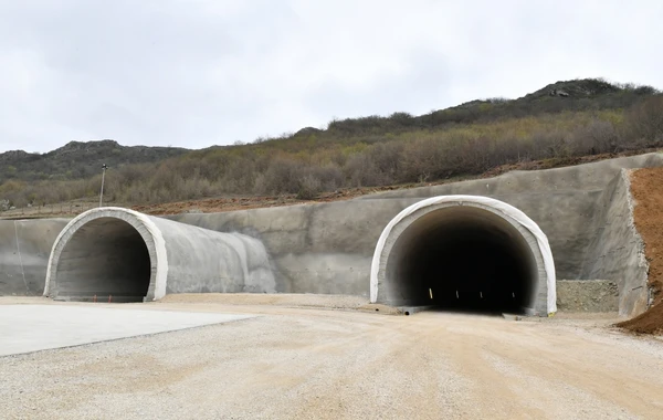 Prezident Daşaltıya gedib, tunellərin tikintisi ilə tanış olub - FOTO