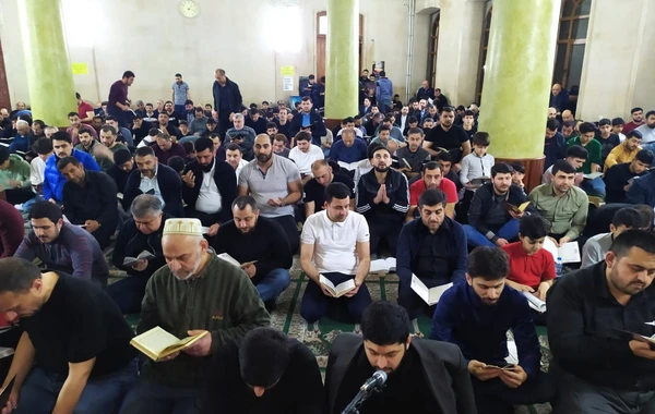 Bakıda Qədr gecəsindən FOTOREPORTAJ