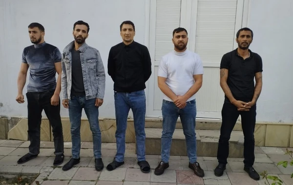 Mağazalardan oğurluq edən dəstə üzvləri tutulub - FOTO