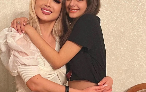 Məleykə Əsədova 56 yaşını evində qeyd etdi - FOTO