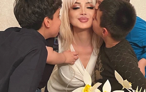 Məleykə Əsədova 56 yaşını evində qeyd etdi - FOTO