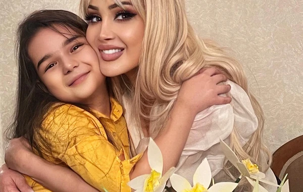 Məleykə Əsədova 56 yaşını evində qeyd etdi - FOTO