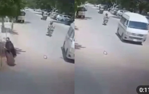Pakistanda çinli professorları daşıyan avtomobil terror hücumuna məruz qaldı - VİDEO