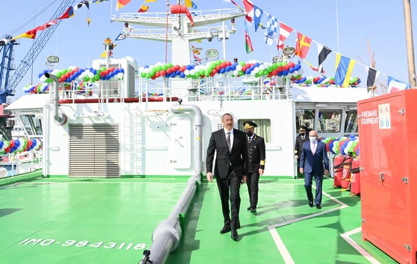 Prezident “Zərifə Əliyeva” gəmi-bərəsinin istismara verilməsi mərasimində iştirak edib - FOTO - YENİLƏNİB