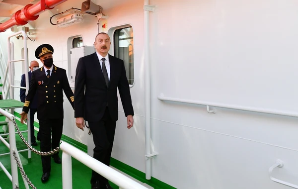 Prezident “Zərifə Əliyeva” gəmi-bərəsinin istismara verilməsi mərasimində iştirak edib - FOTO - YENİLƏNİB
