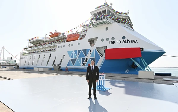 Prezident “Zərifə Əliyeva” gəmi-bərəsinin istismara verilməsi mərasimində iştirak edib - FOTO - YENİLƏNİB