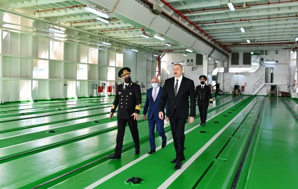 Prezident “Zərifə Əliyeva” gəmi-bərəsinin istismara verilməsi mərasimində iştirak edib - FOTO - YENİLƏNİB