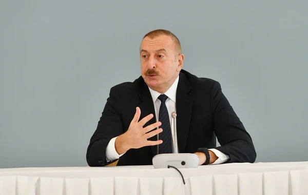 Ильхам Алиев провел встречу с участниками международной конференции в Баку - ВИДЕО