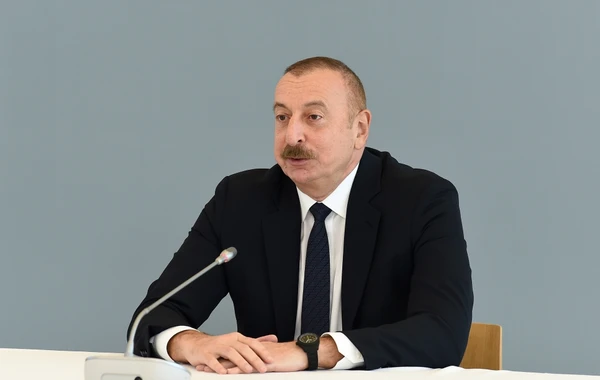 Ильхам Алиев провел встречу с участниками международной конференции в Баку - ВИДЕО
