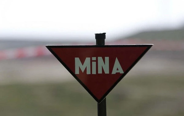 Laçında fəhlə minaya düşüb