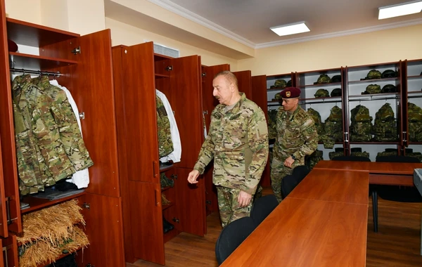 Ильхам Алиев посетил воинскую часть Сил специального назначения - ФОТО