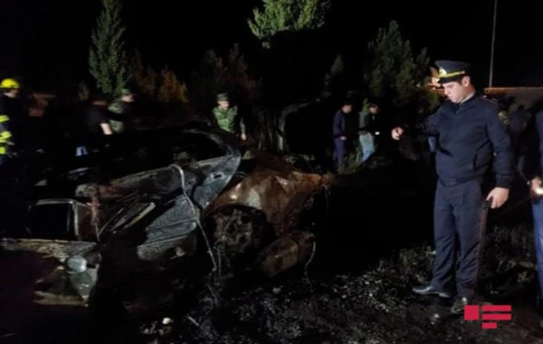 Maşın yoldan çıxaraq aşdı, sürücü həyatını itirdi - FOTO