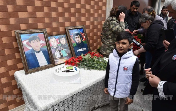 В Баку увековечена память шехида-журналиста Магеррама Ибрагимова - ФОТО