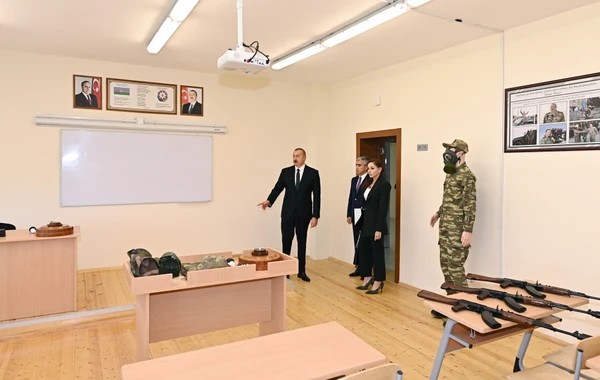 Ильхам Алиев и Мехрибан Алиева приняли участие в открытии школы в Сабунчинском районе - ФОТО