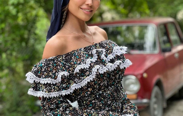 Pərvin Abıyeva qaloş geyinib kamera qarşısına keçdi - FOTO