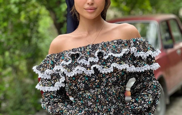 Pərvin Abıyeva qaloş geyinib kamera qarşısına keçdi - FOTO