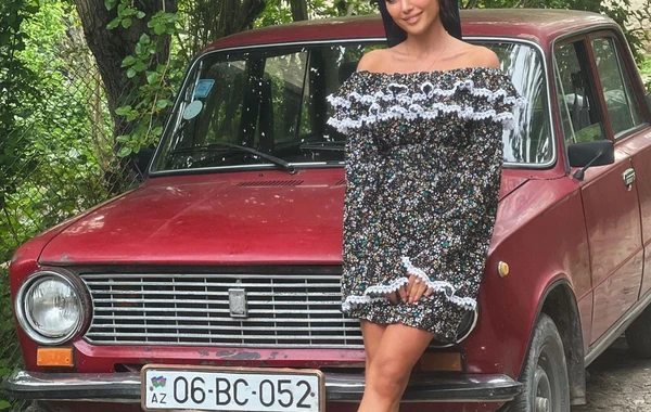 Pərvin Abıyeva qaloş geyinib kamera qarşısına keçdi - FOTO