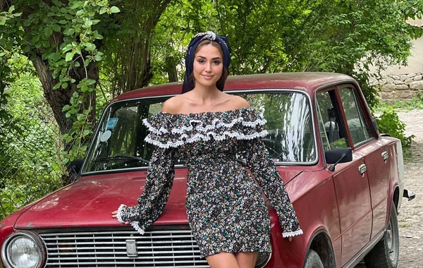 Pərvin Abıyeva qaloş geyinib kamera qarşısına keçdi - FOTO