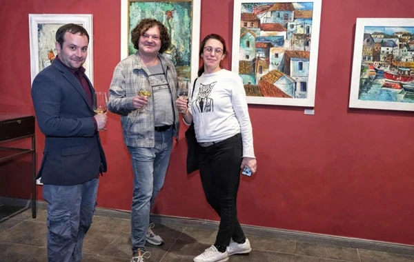 Berlində Leyla Əzimbəyovanın “Fərqli olaraq” adlı fərdi yaradıcılıq sərgisinin açılışı olub - FOTO