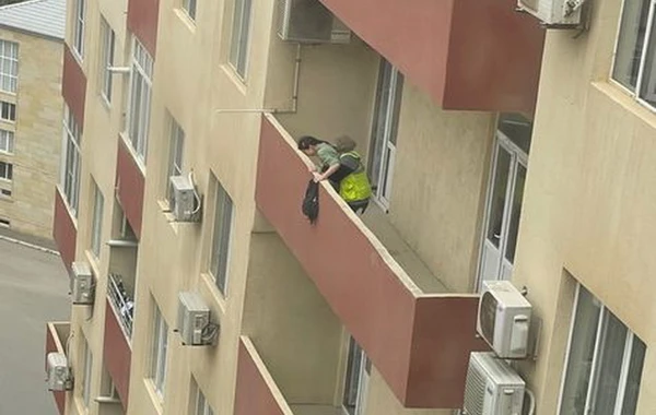 Xumarı təmizlikçi qadın da xilas etmək istəyirmiş... - FOTO/VİDEO