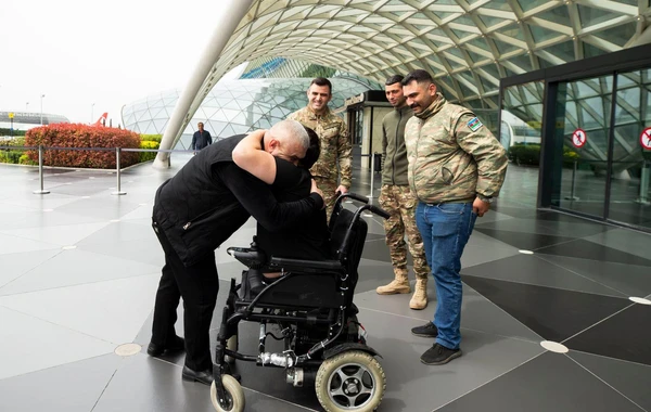 Türkiyəyə göndərilən 2 qazimiz sağalaraq vətənə geri dönüb - FOTO