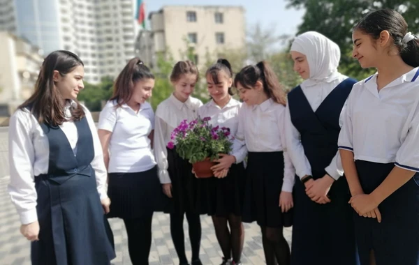 Bakıda orta məktəbdə “Təbiəti qoruyanlar" mövzusunda "açıq dərs" keçirilib - FOTO