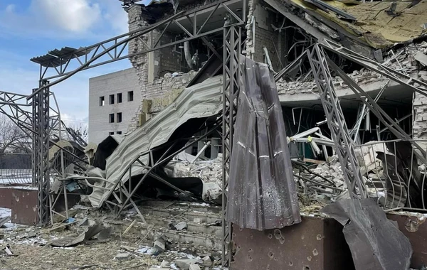 İzyumda beşmərtəbəli binanın dağıntıları altından 44 ölü çıxarılıb