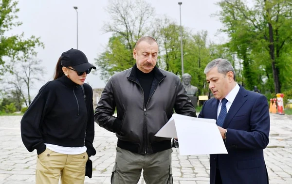 Prezident və birinci xanım Şuşadakı inzibati binada və Şirin su hamamında bərpa işləri ilə tanış olublar