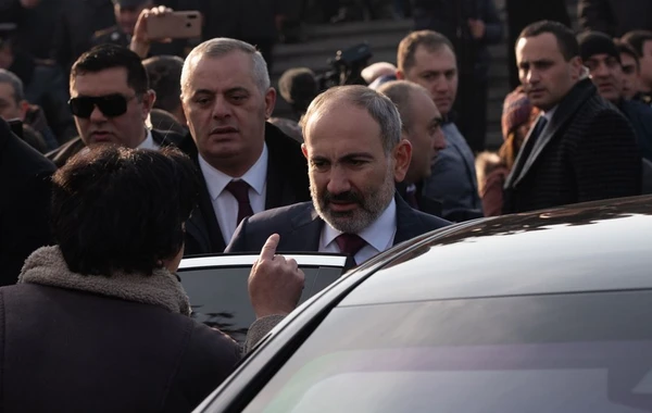Nikol Paşinyan Niderlandda təhqir olundu