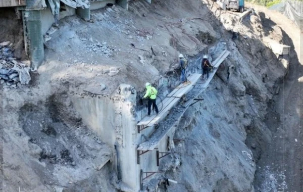 Tanınmış modellərin atasının 100 milyon dollarlıq evini dağıtdılar - FOTO