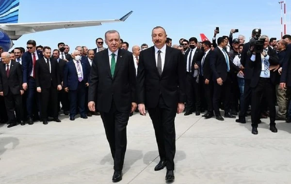 Президент Азербайджана прибыл в Турцию - ВИДЕО
