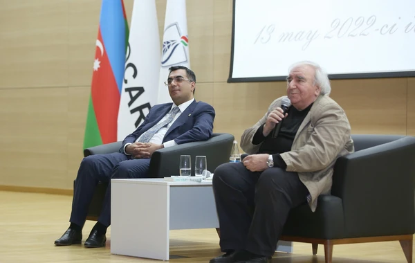 Bakı Ali Neft Məktəbində Xalq şairi Ramiz Rövşənin poeziya gecəsi - FOTO