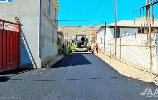 Lökbatanda uzunluğu 1 km-dən çox olan küçədə təmir işləri aparılır - FOTO/VİDEO