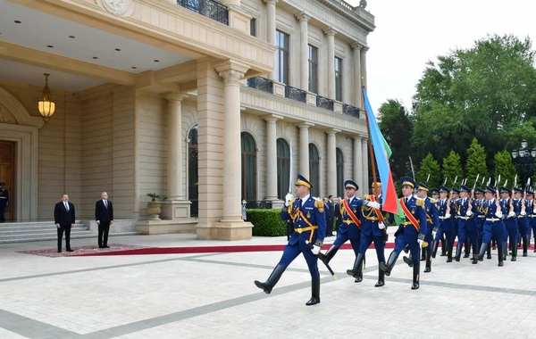 В Баку прошла церемония официальной встречи Президента Литвы - ФОТО