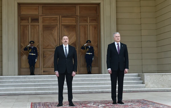 В Баку прошла церемония официальной встречи Президента Литвы - ФОТО