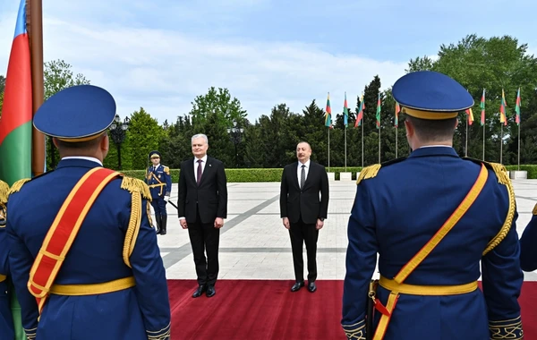 В Баку прошла церемония официальной встречи Президента Литвы - ФОТО