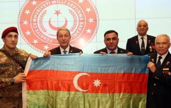 Hulusi Akar azərbaycanlı qazilərlə görüşdü - FOTO
