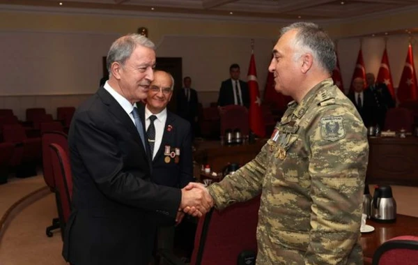 Hulusi Akar azərbaycanlı qazilərlə görüşdü - FOTO