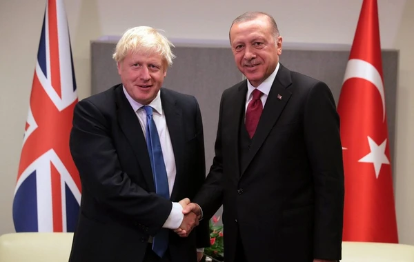 Ərdoğanla Conson Finlandiya və İsveçin NATO-ya üzv olmaq istəyini müzakirə ediblər