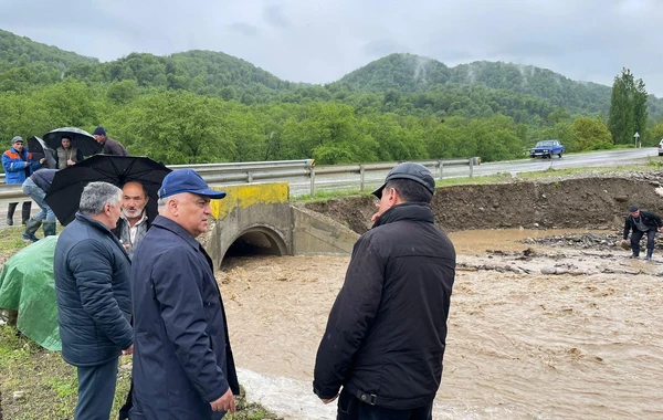 Qubada sel körpünü uçurub: Bir neçə kəndlə əlaqə kəsildi - FOTO