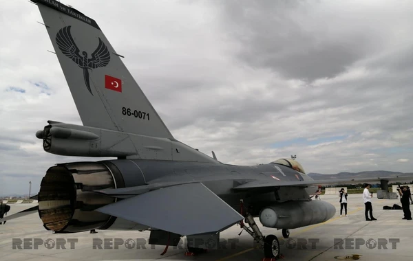 Azərbaycan hərbi pilotları Türkiyədəki təlimlərdə - FOTO