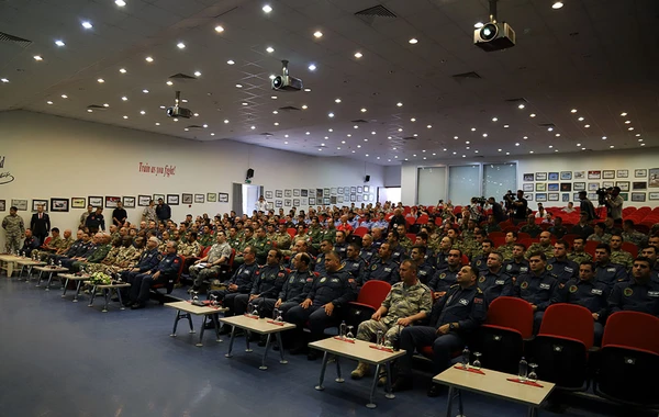 Azərbaycan hərbi pilotları beynəlxalq təlimdə tapşırıqları icra edib - VİDEO