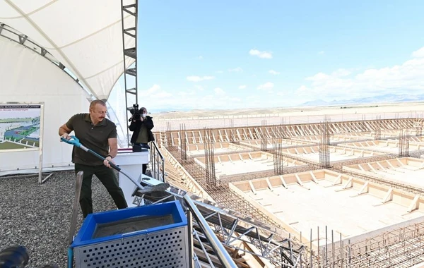 İlham Əliyev və Mehriban Əliyeva “Cəbrayıl” enerji qovşağının təməlqoyma mərasimində iştirak ediblər - FOTO