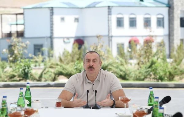 Президент и первая леди на церемонии открытия первого этапа проекта "Умное село" в Зангилане - ФОТО