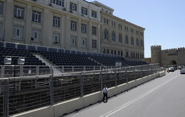 Formula 1 üçün Bakıda trek ətrafında 3 min 600-ə yaxın blok quraşdırılıb - FOTO
