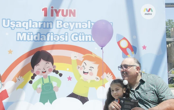 “İçərişəhər” stansiyasında azyaşlı sərnişinlərə bayram sürprizi - FOTO