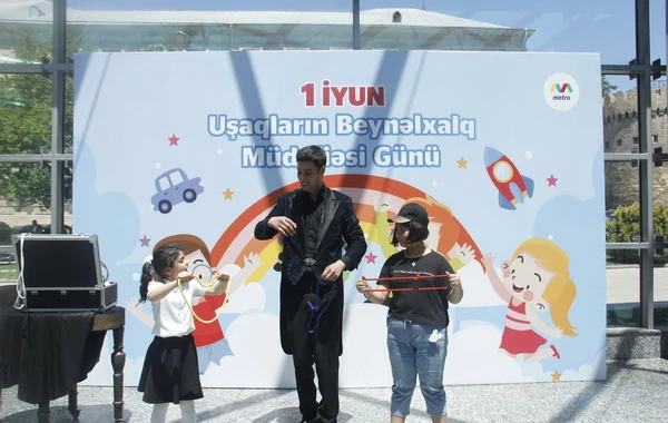 “İçərişəhər” stansiyasında azyaşlı sərnişinlərə bayram sürprizi - FOTO