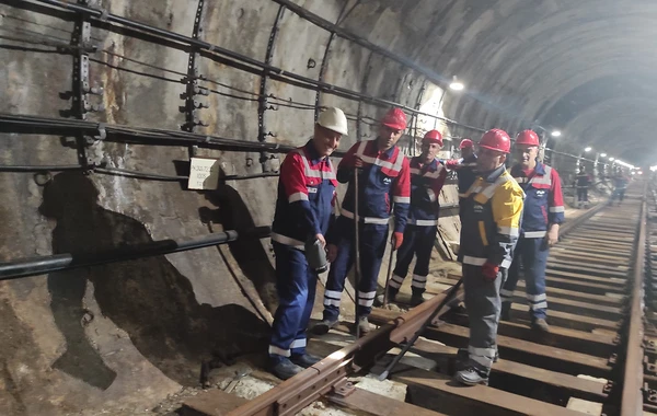 Bakı metrosunda gecənin yeraltı “qəhrəman”ları - FOTO