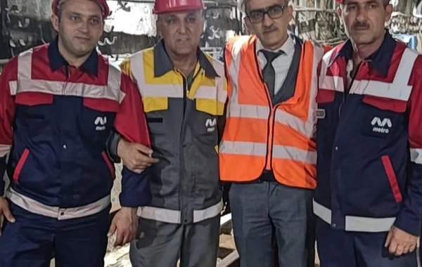 Bakı metrosunda gecənin yeraltı “qəhrəman”ları - FOTO