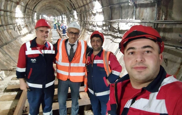 Bakı metrosunda gecənin yeraltı “qəhrəman”ları - FOTO